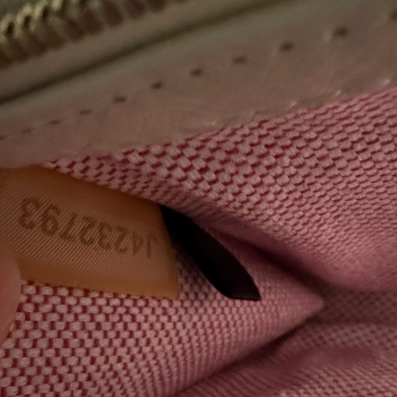 Dooney & Bourke Cream Leather Bag - Picture 6 of 14